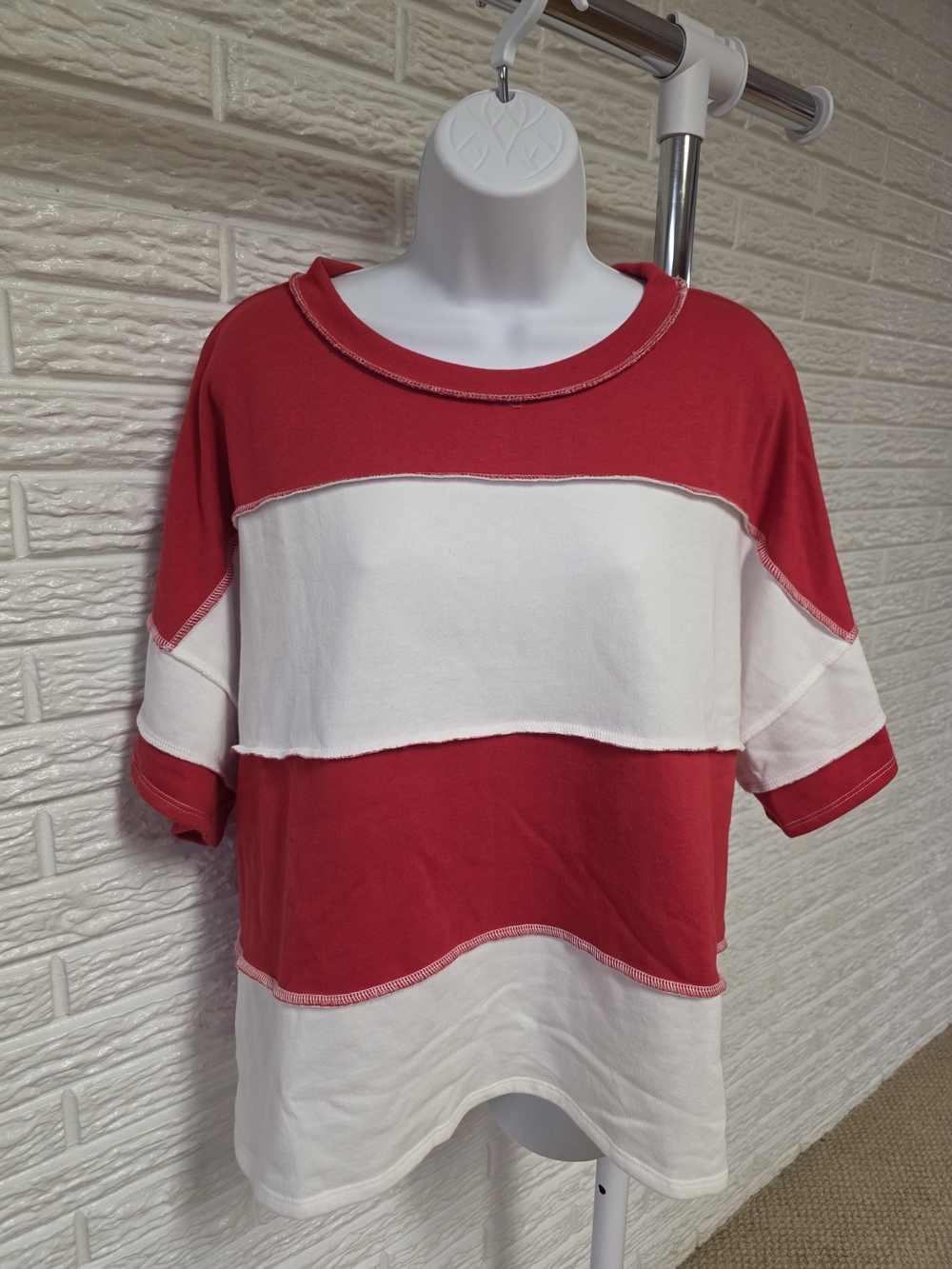 Zenana Outfitters Red and White Colorblock Short Sleeve Tee